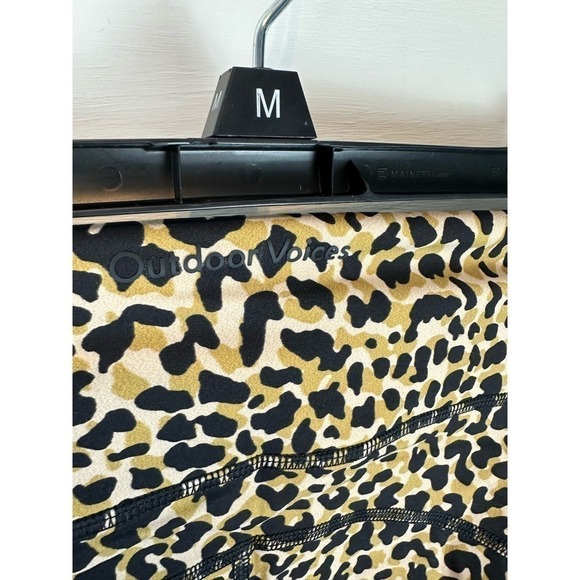 NWT Outdoor Voices Zoom 10" Shorts Leopard Print XS - Picture 6 of 8